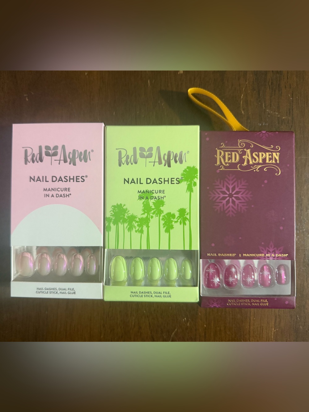 Red Aspen short almond nail lot